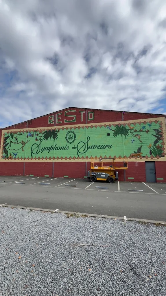 Façade du restaurant et parking